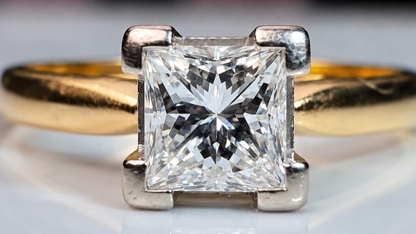 Princess-cut diamond solitaire engagement ring, diamond valuation Canberra